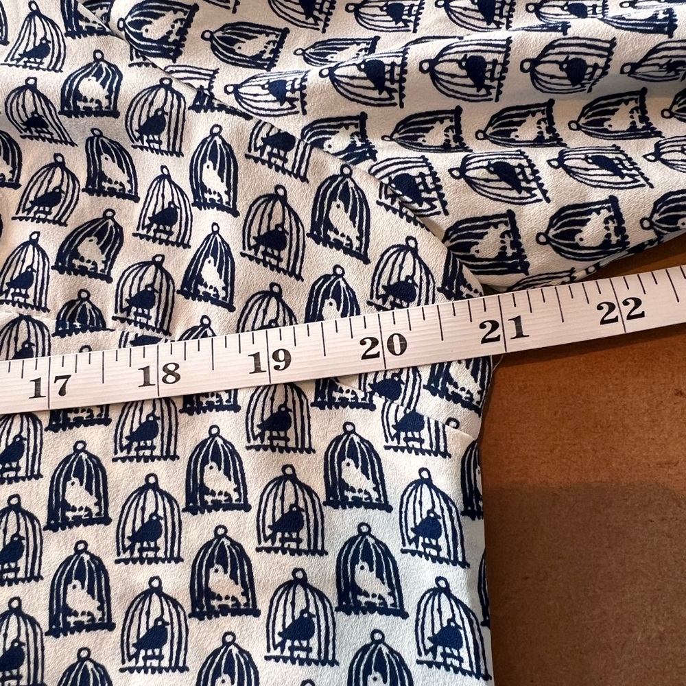 Talbots Women’s Blouse Birdcage Print Blue White size Large Petite - Picture 9 of 10